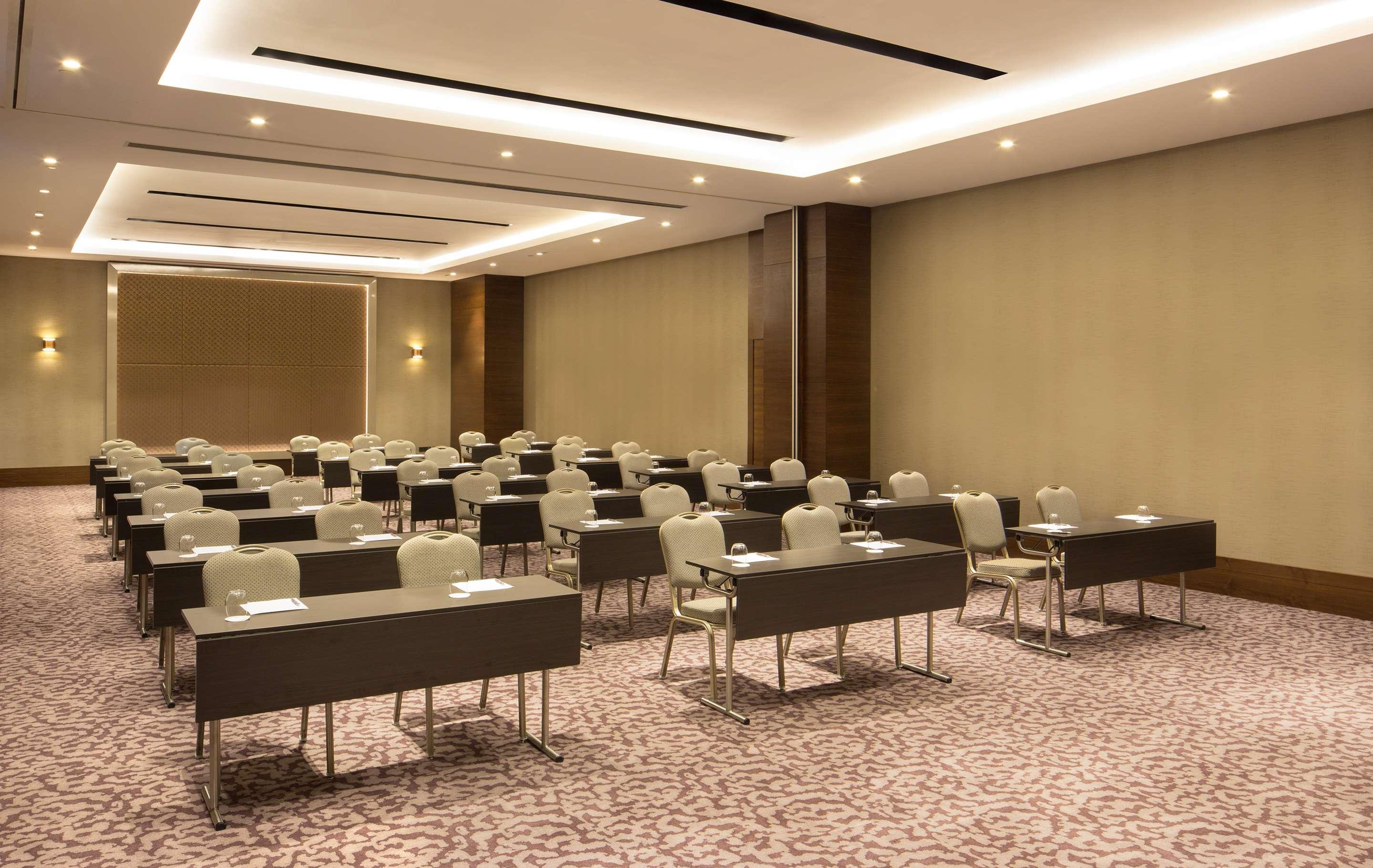 Sheraton Grand Istanbul Atasehir Exterior photo